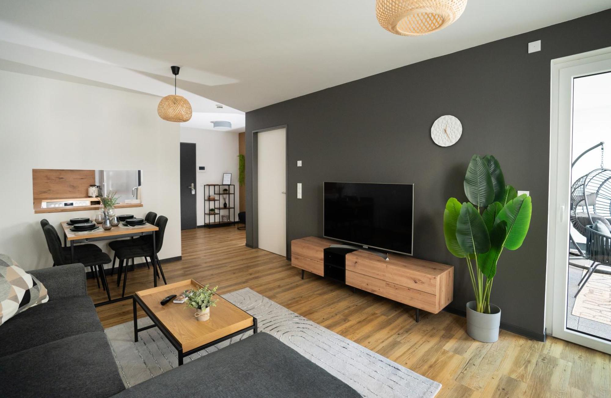 Reitz - Apartment I Zentrale Lage I Stellplatz I 55Qm I 2 Zimmer I Kueche I Bad I Terrasse Bad Hersfeld Exterior photo